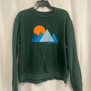 Green vintage Dad Sweatshirt with Mountain Graphic